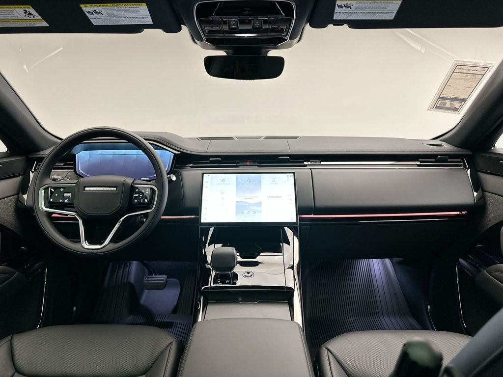 Used 2025  Land Rover SE image 6