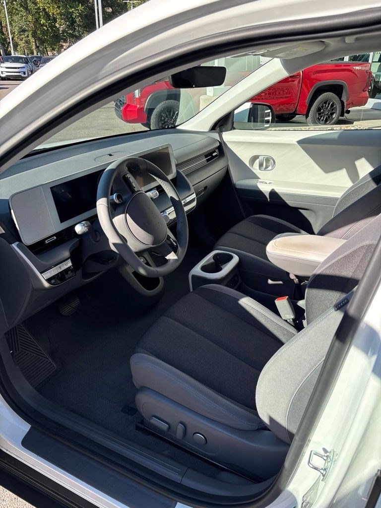Used 2024 Atlas White Hyundai SEL image 9