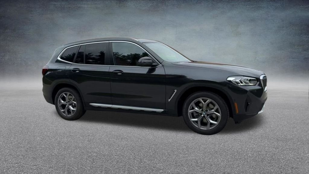 Used 2024 Gray BMW xDrive30i image 31