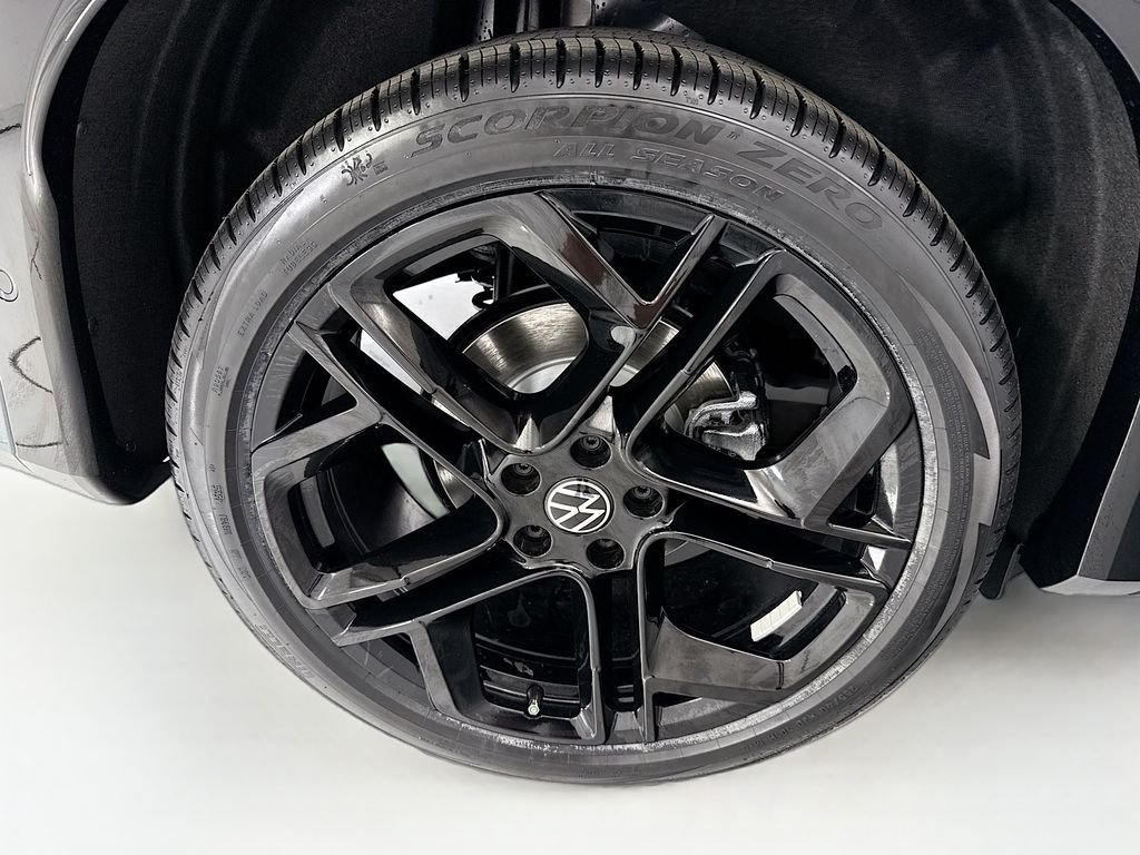 New 2026 Platinum Gray Metallic Volkswagen 2.0T SE R-Line Black image 31