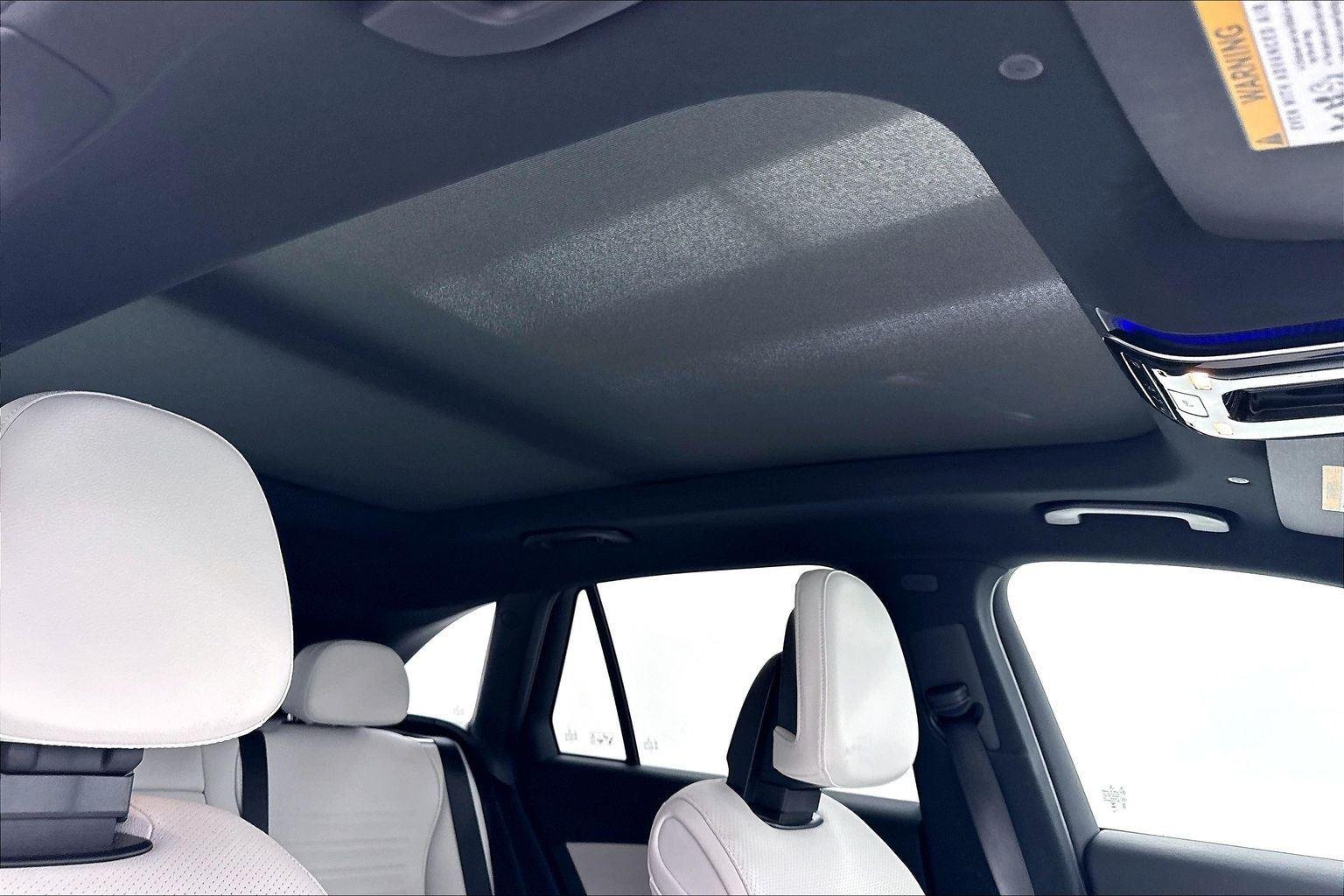 Used 2025 Black Mercedes-Benz GLC 300 image 30