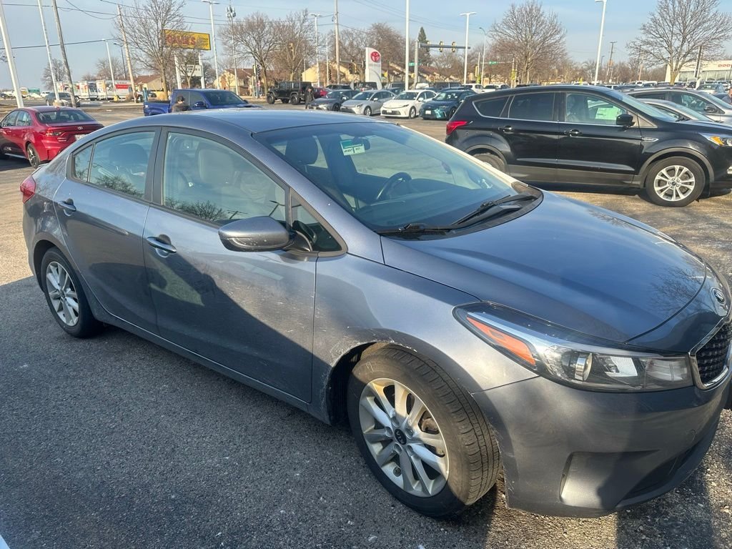 2017 Kia Forte S AT's photo