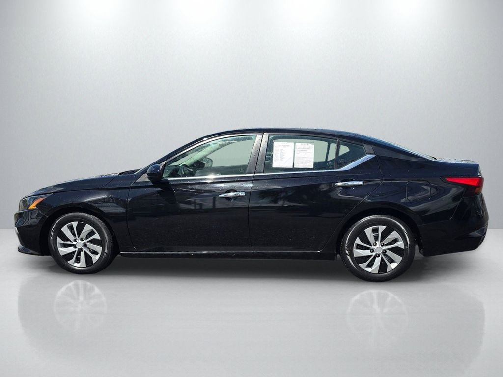 Used 2022 Black Nissan 2.5 S image 8