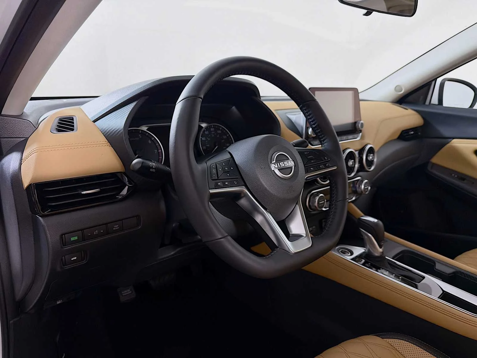 Certified Used 2025 Aspen White Tricoat Nissan SV image 7