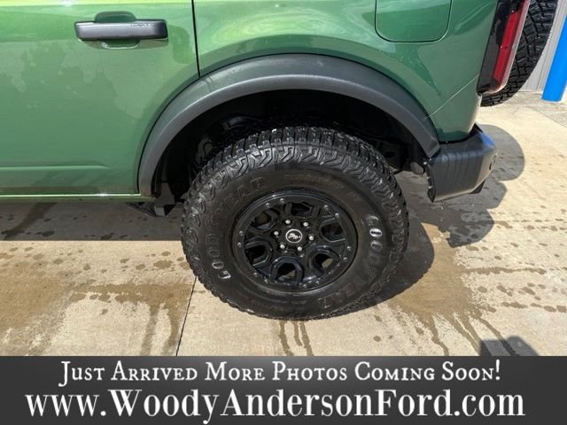 Used 2024 Eruption Green Metallic Ford Wildtrak image 4