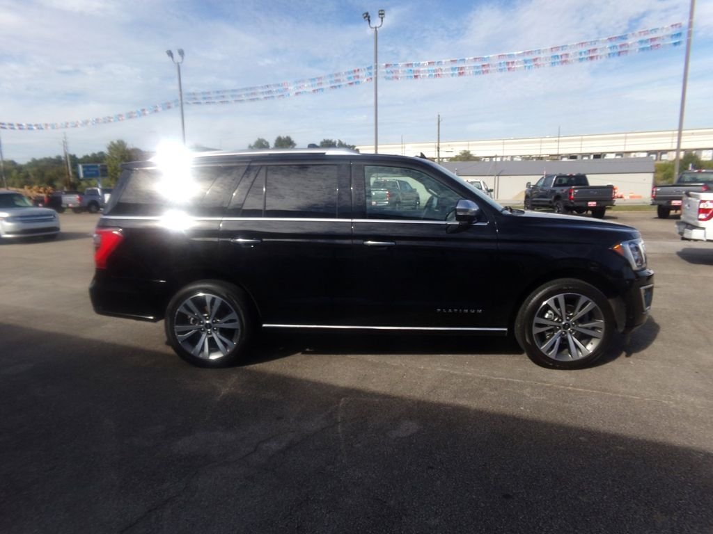 Used 2021 Black Metallic Ford Platinum image 9