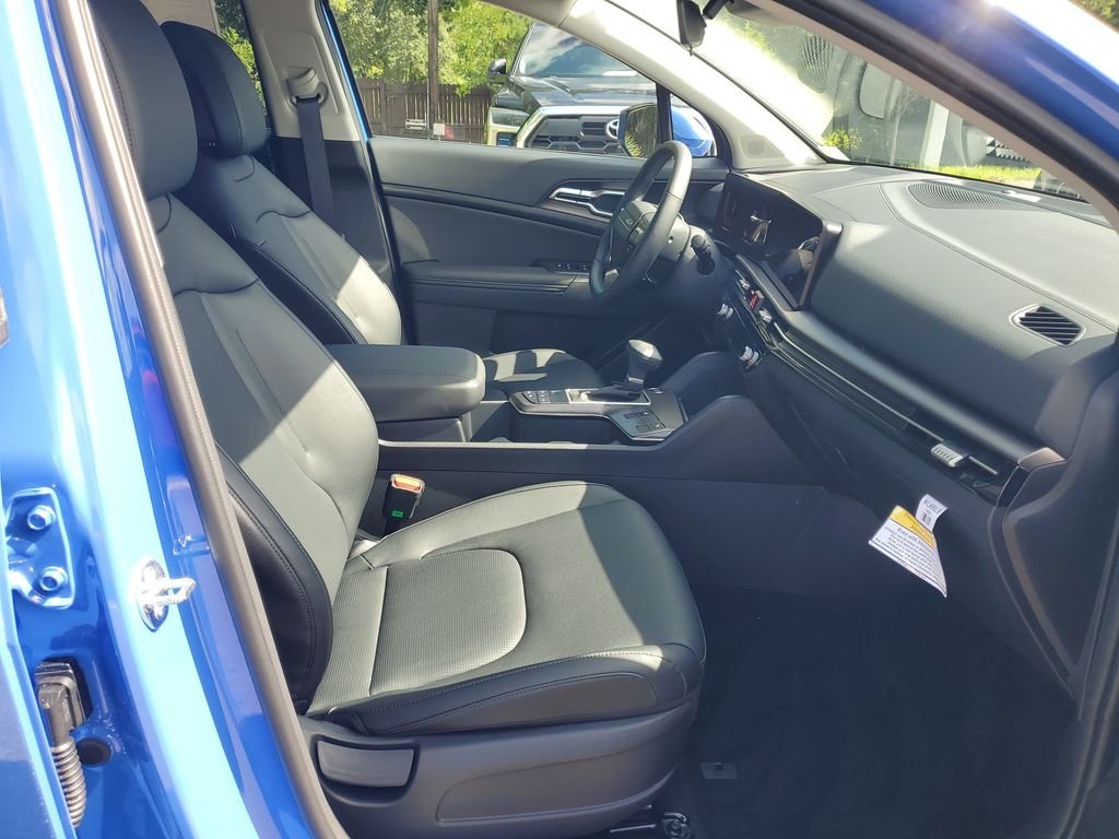 2026 Kia Sportage EX - Photo 11