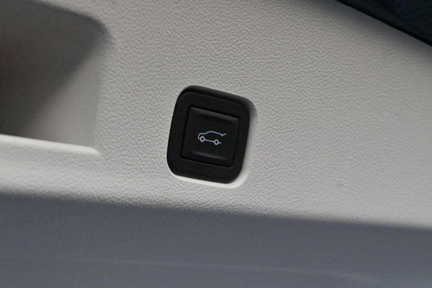 Used 2024 Ebony Twilight Metallic GMC AWD Denali image 10