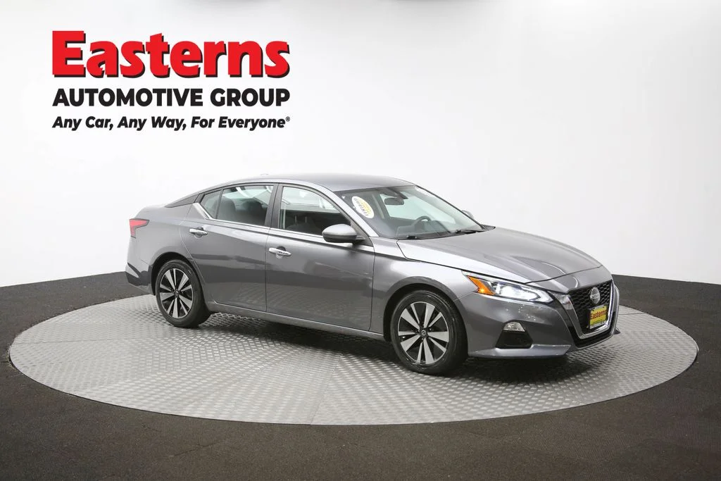 Used 2022 Gray Nissan 2.5 SV image 45