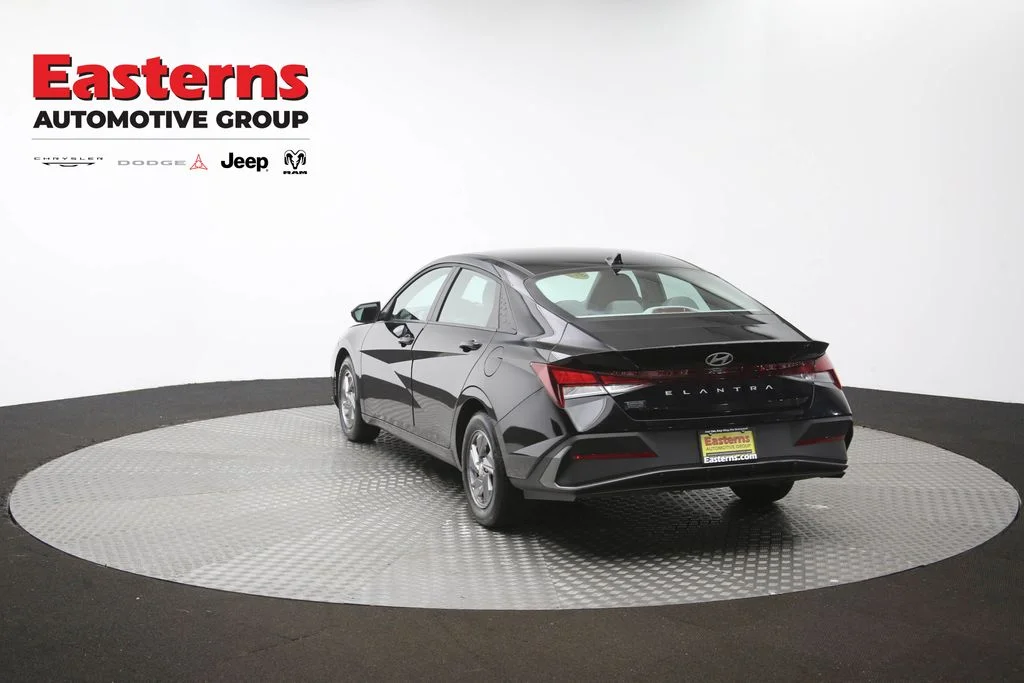 Used 2025 Black Hyundai SE image 62