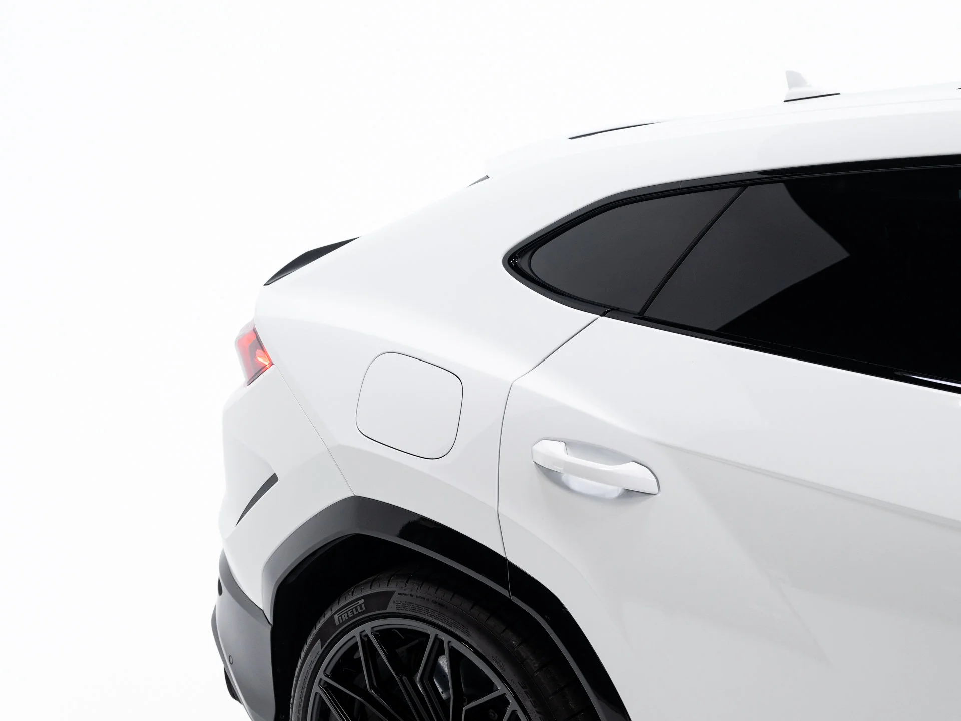 Used 2025  Lamborghini SE image 23