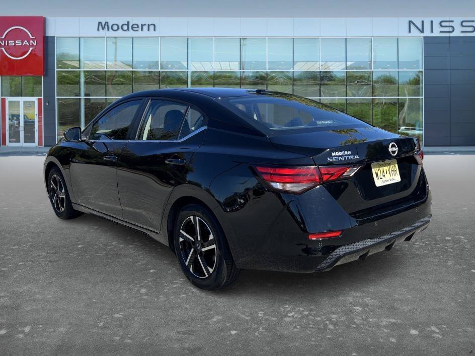 Used 2025 Super Black Nissan SV image 7