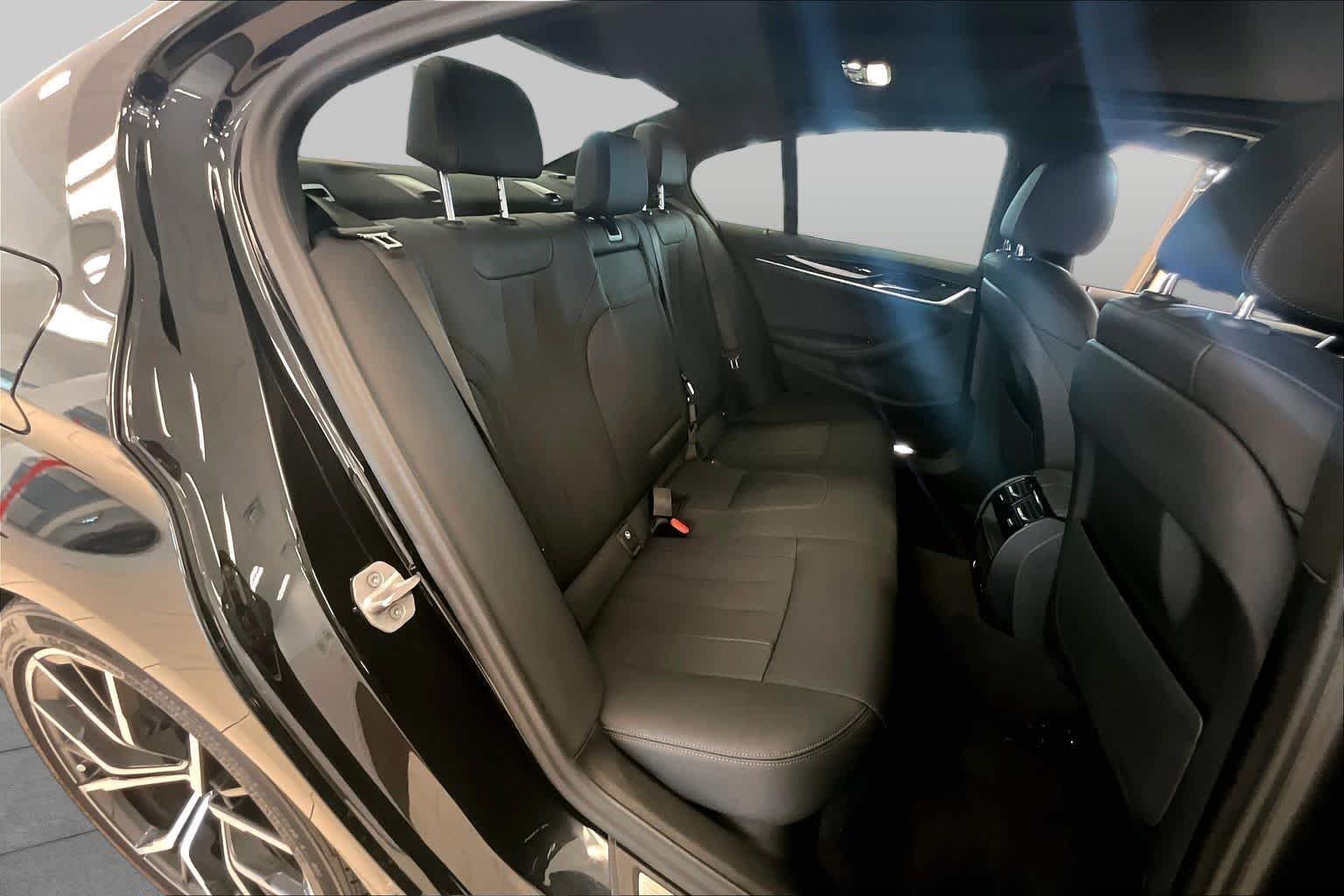 Used 2023 Black Sapphire Metallic BMW 540i image 18