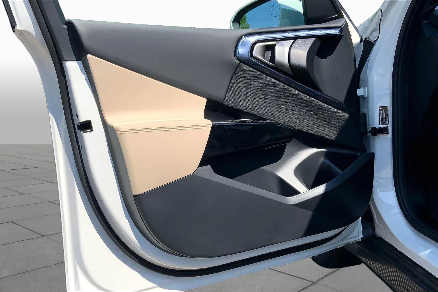 New 2026 Mineral White Metallic BMW 30 xDrive image 10