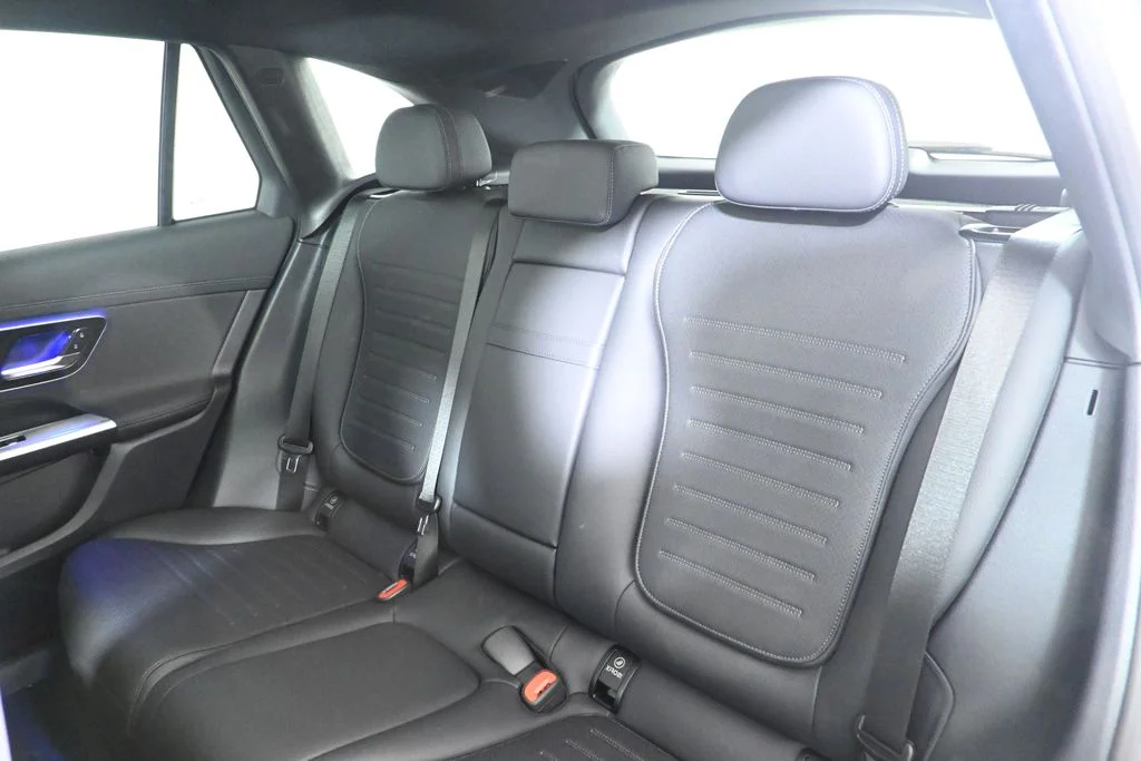 New 2026 Silver Mercedes-Benz GLC 300 image 4
