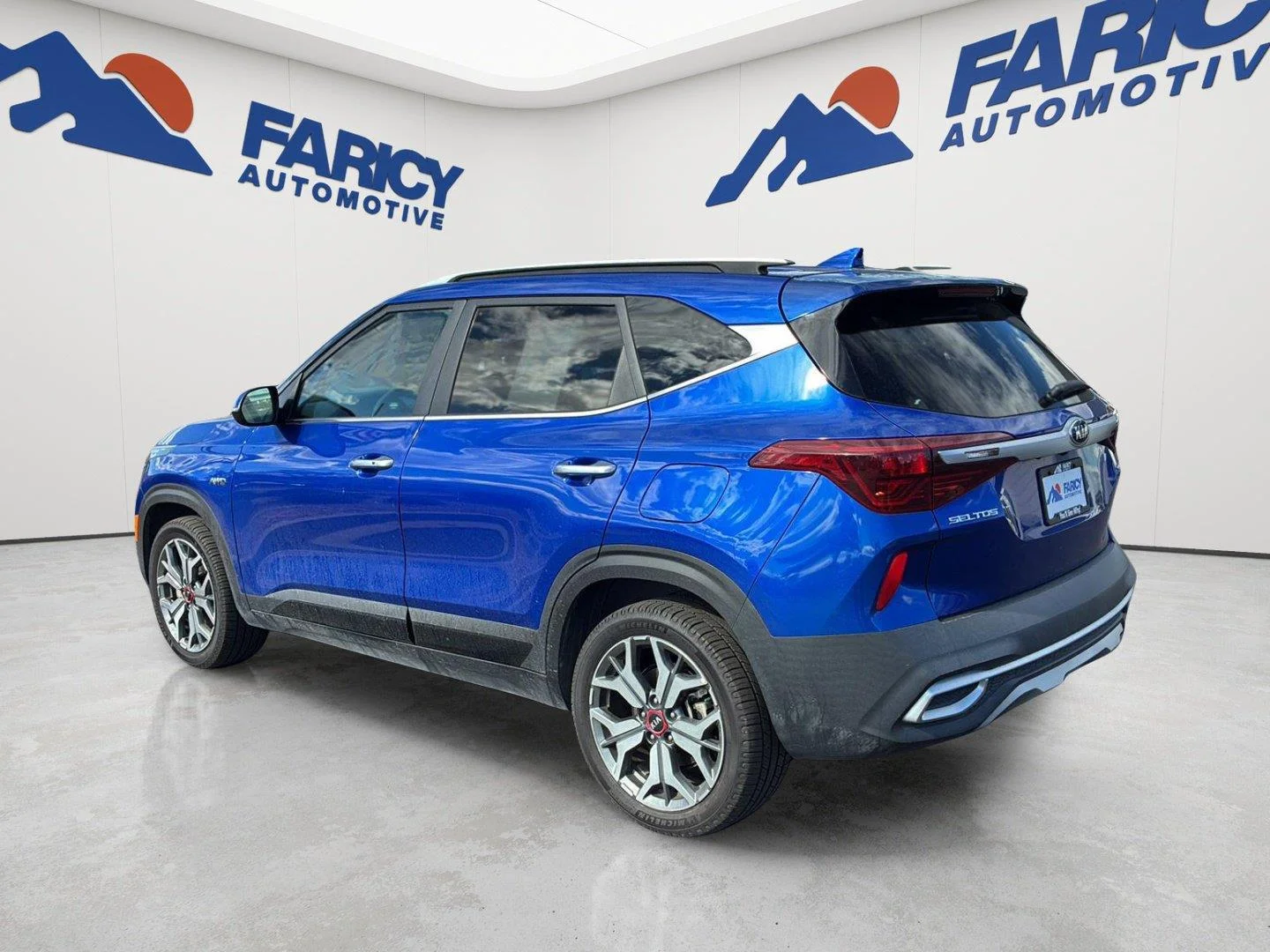 Used 2021 Neptune Blue Kia SX Turbo image 7
