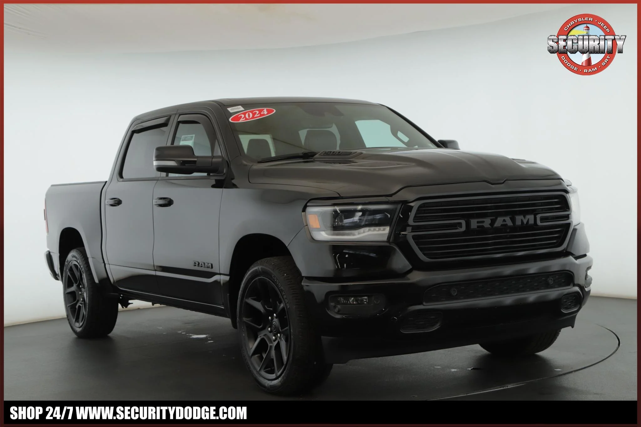 2024 RAM 1500 Laramie 4x4 Crew Cab 5'7's photo