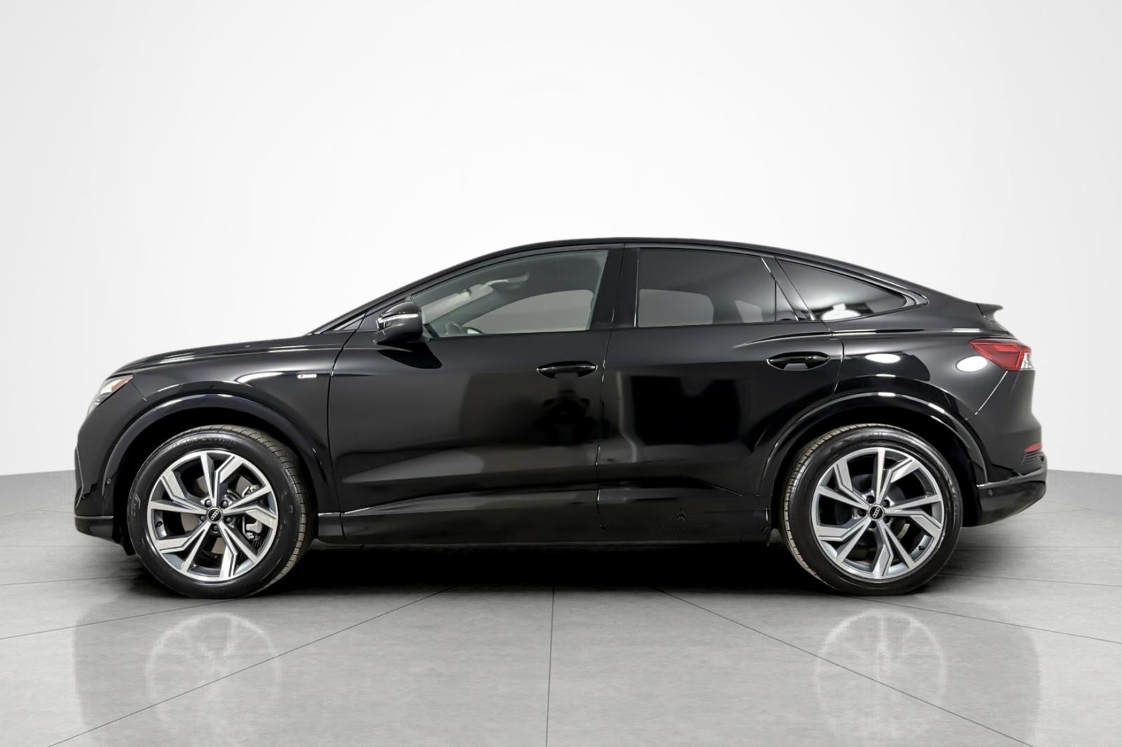 Used 2024 Mythos Black Metallic Audi Premium Plus 55 quattro image 2