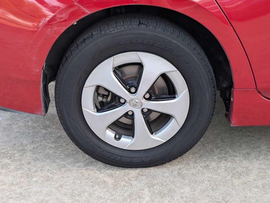 Used 2015  Toyota Four image 3