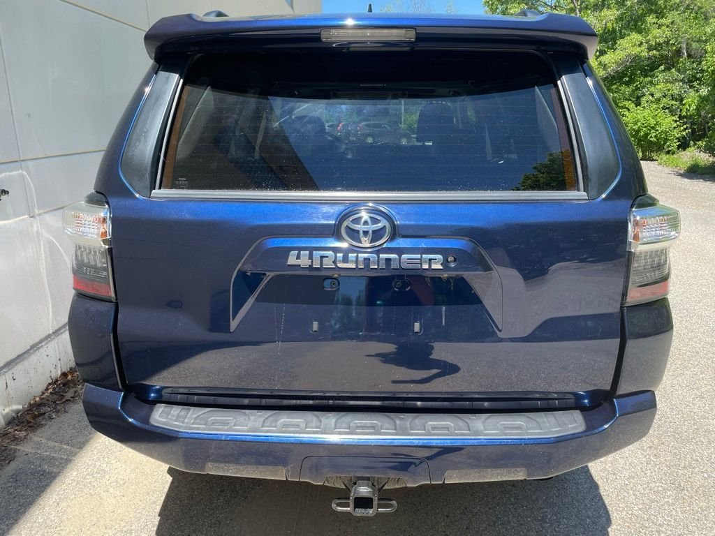 Used 2019 Nautical Blue Metallic Toyota SR5 Premium image 7