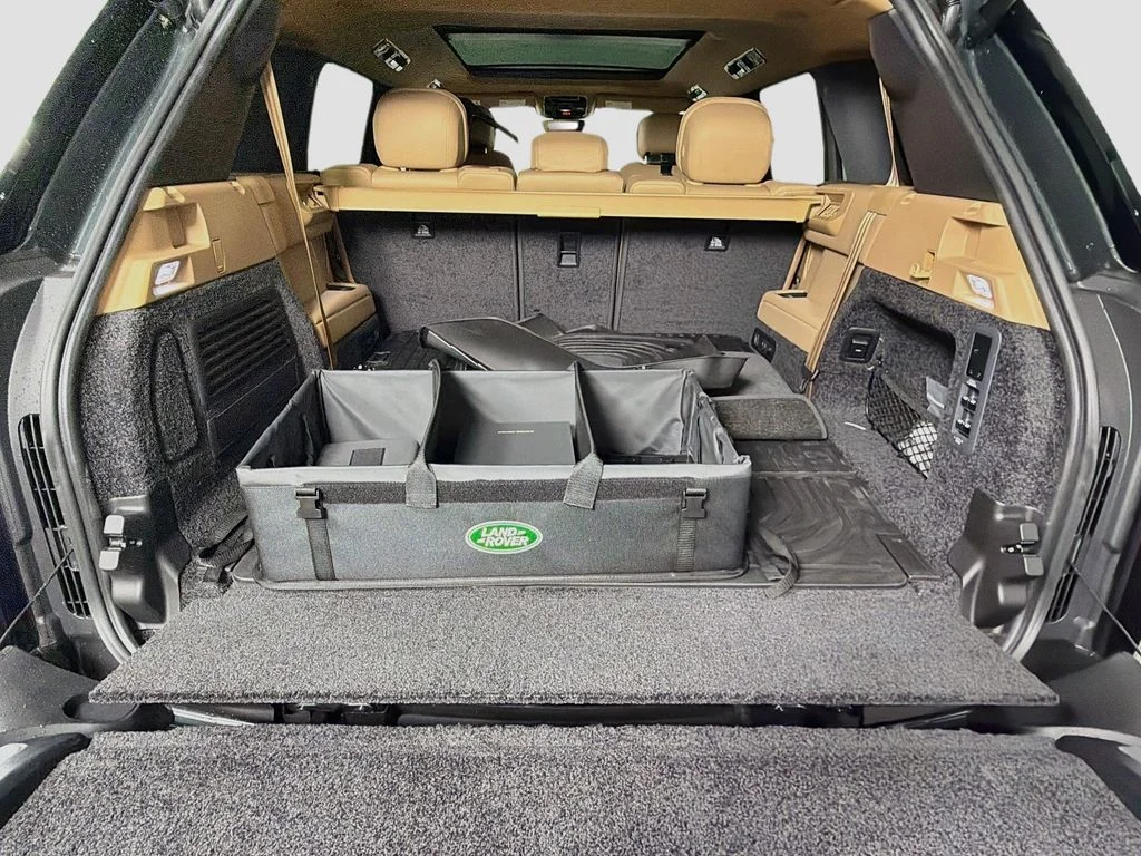 New 2026 Belgravia Green Land Rover SE 7 Seats image 28