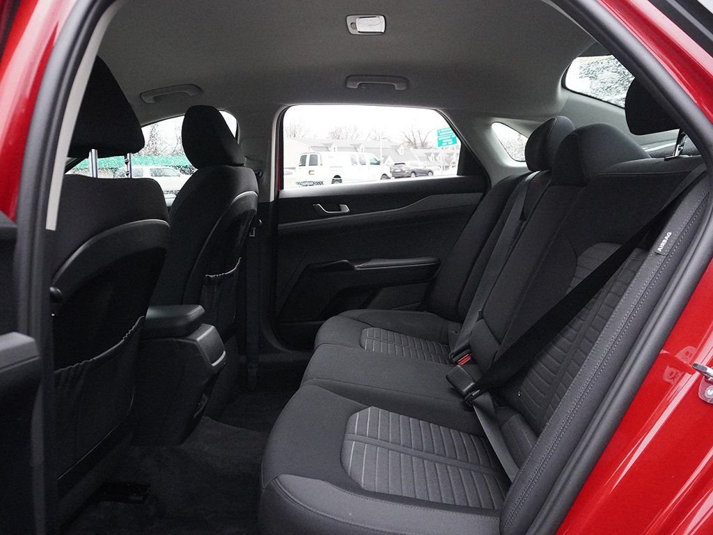 Used 2025 Red Kia LXS image 31