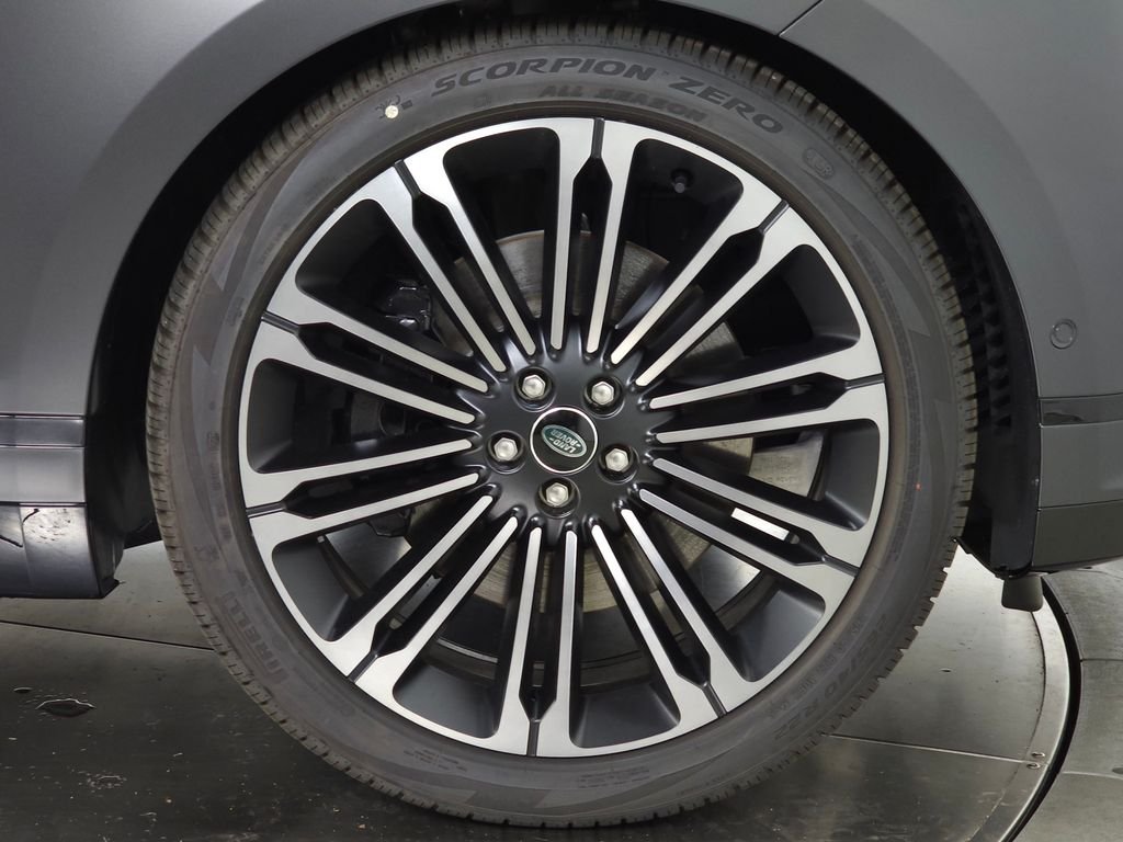 New 2026 Carpathian Grey Land Rover Belgravia Edition Satin image 9