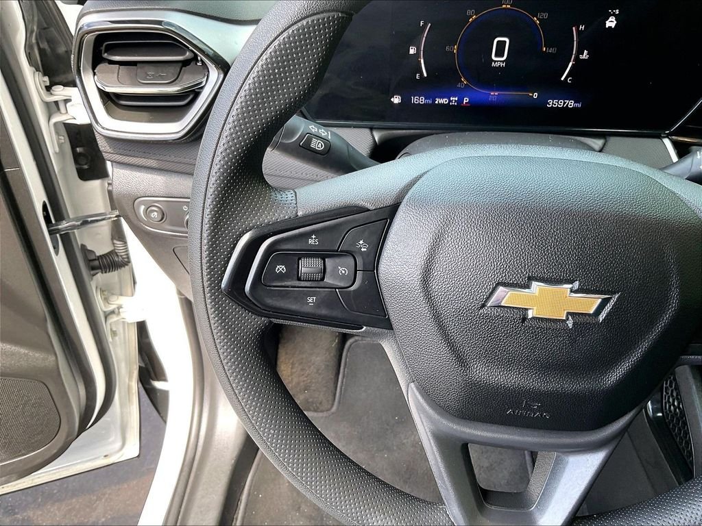 Used 2025 White Chevrolet LT image 23