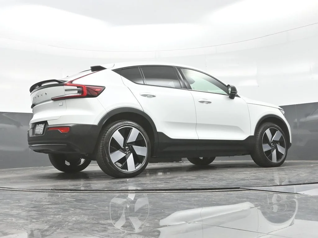 Certified Used 2023 Crystal White Volvo Plus image 27