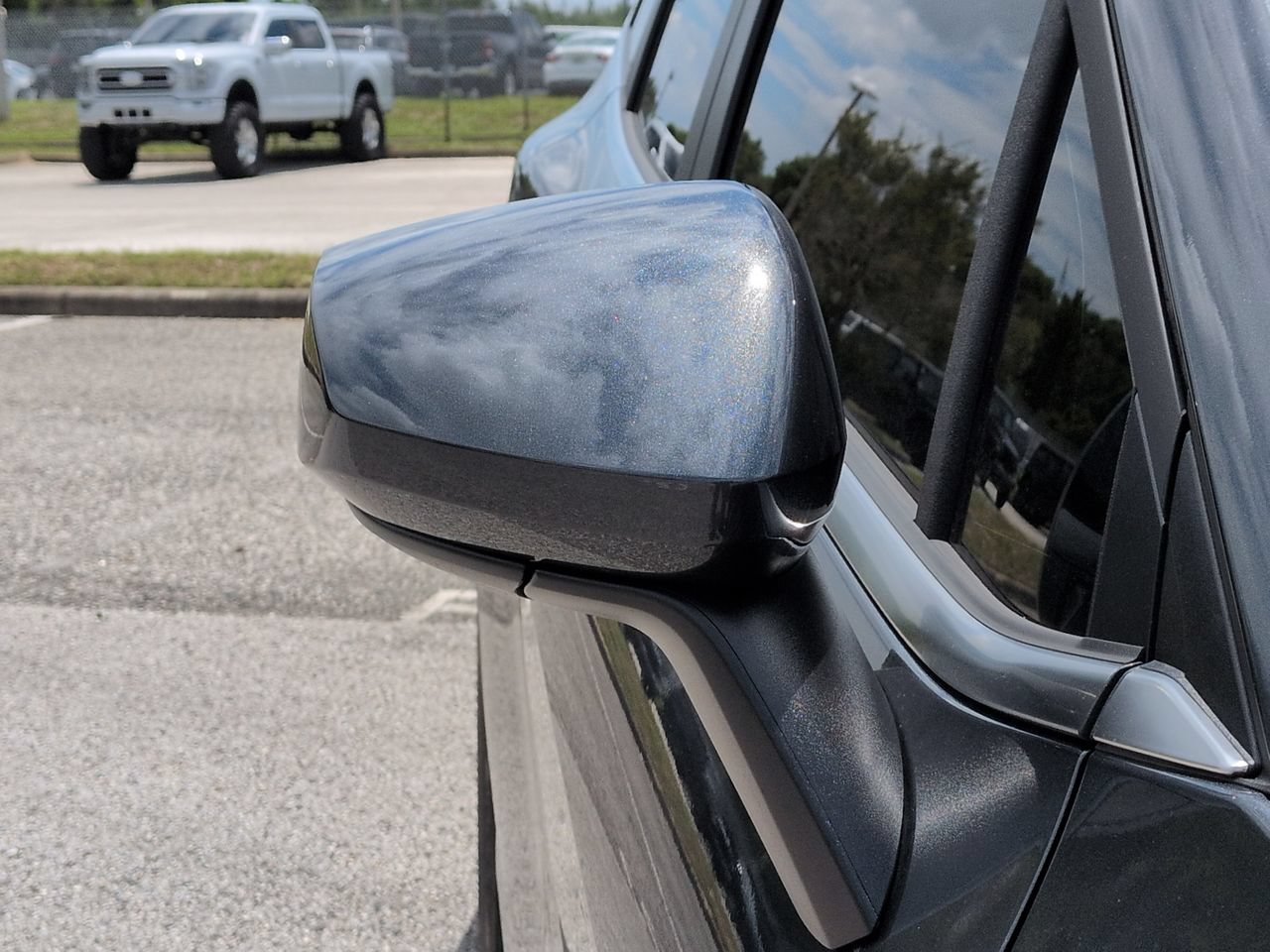 New 2027 Gravity Gray Kia LX image 13