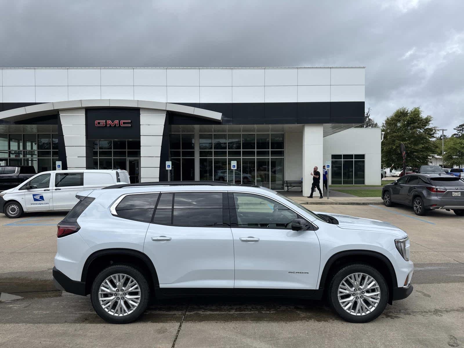 2026 GMC Acadia Elevation FWD's photo