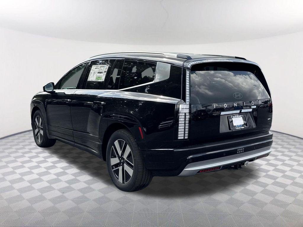 New 2026 Black Hyundai SEL image 3