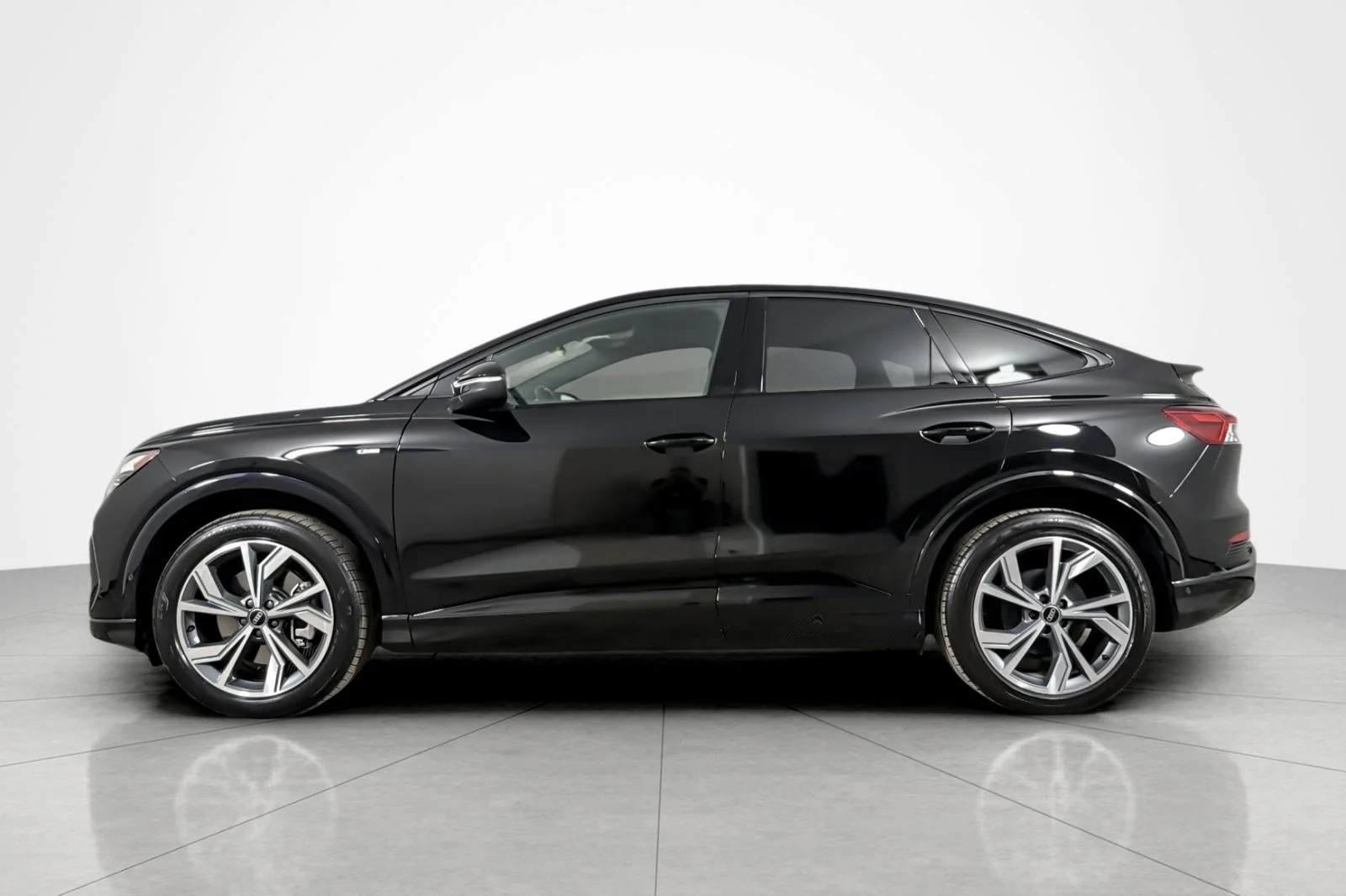 Used 2024 Mythos Black Metallic Audi Premium Plus 55 quattro image 2