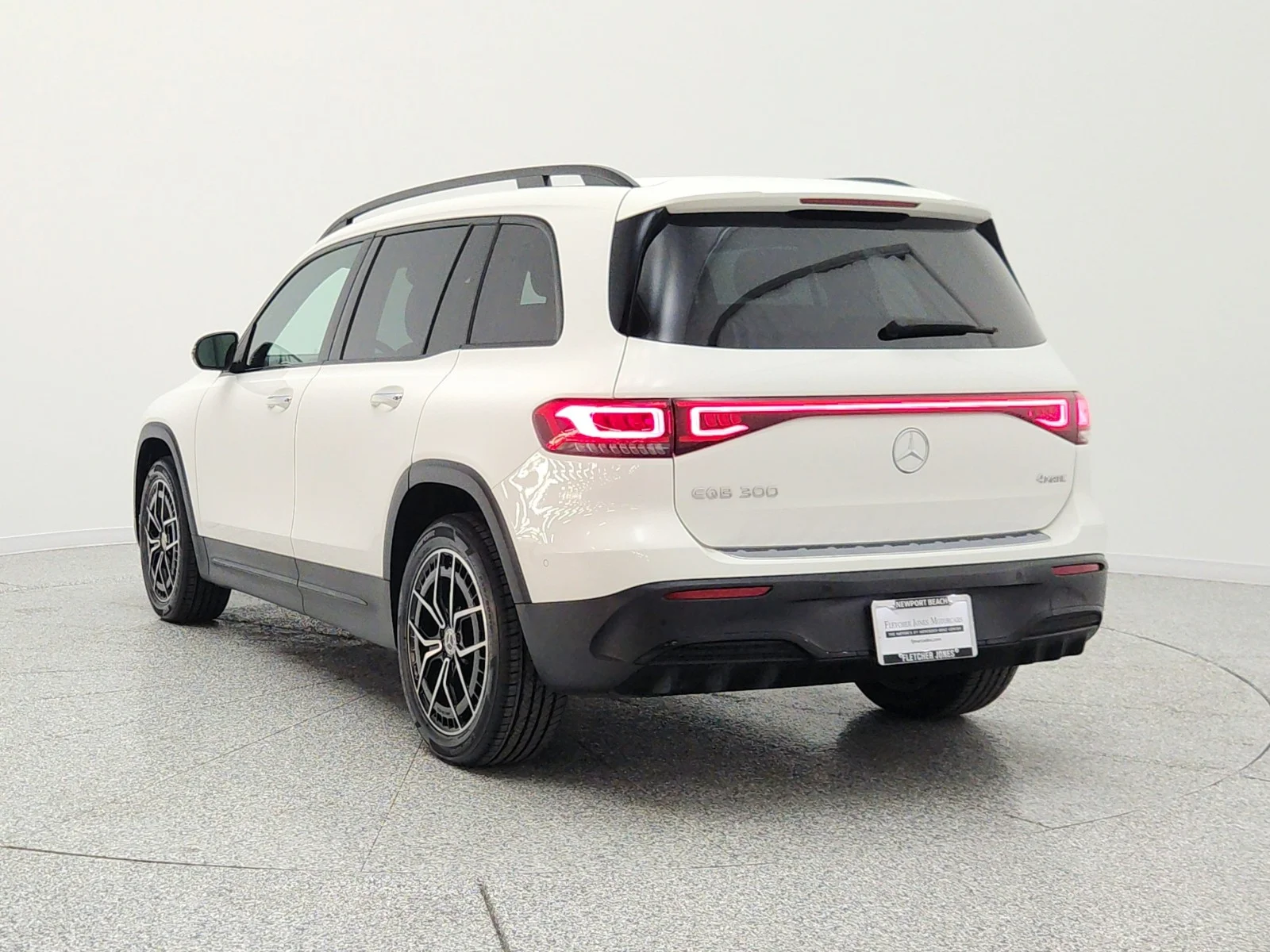 Used 2023 Polar White Mercedes-Benz EQB 300 4MATIC® SUV image 7