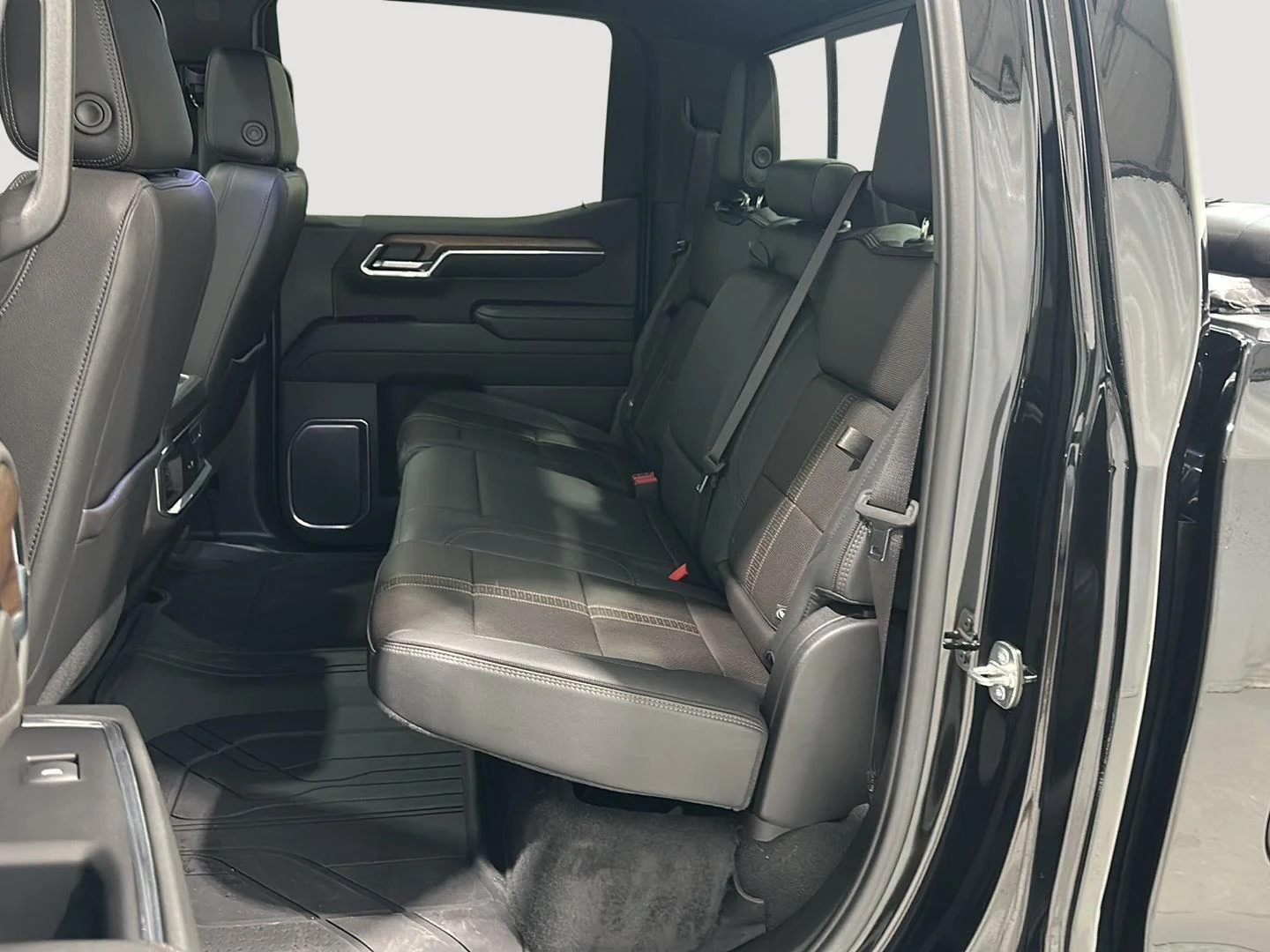 Used 2023 Black Chevrolet High Country image 25