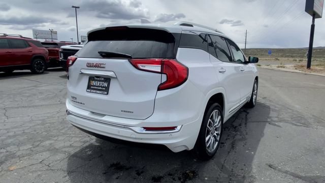 Used 2023 White Frost Tricoat GMC Denali image 8