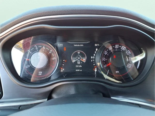 Used 2018 Red Dodge SXT image 22