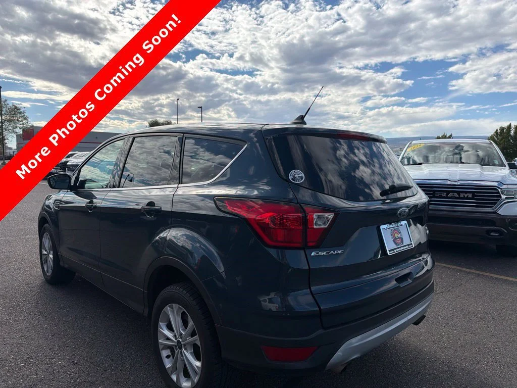 Used 2019 Green Ford SE image 4