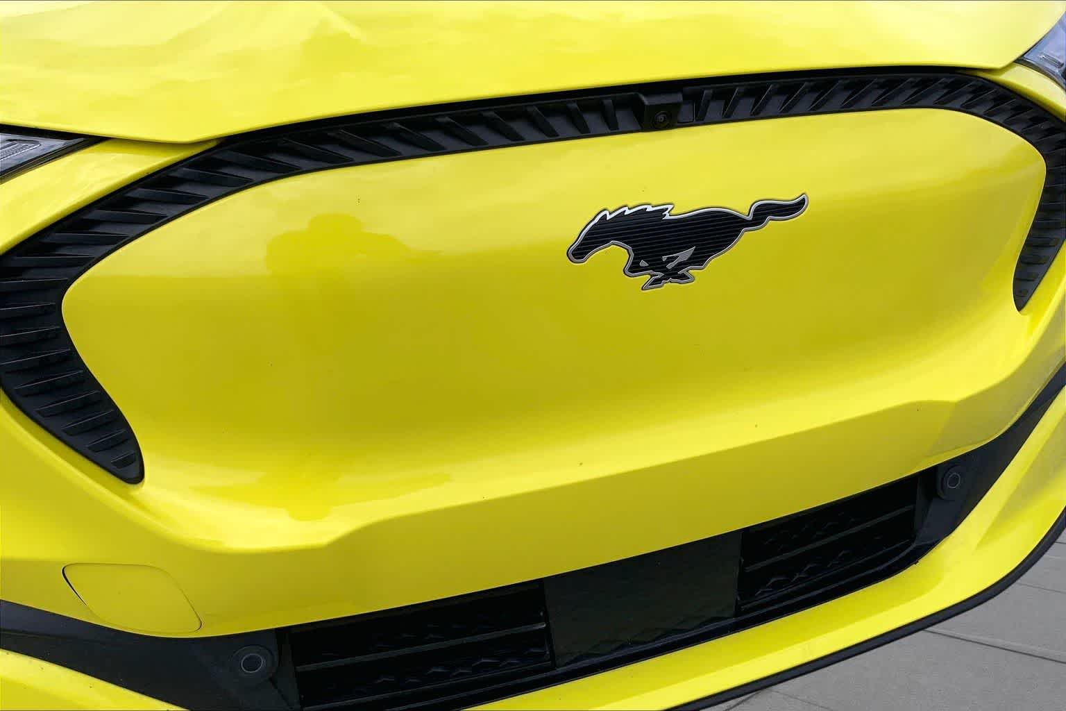 Used 2025 Grabber Yellow Ford Select image 28