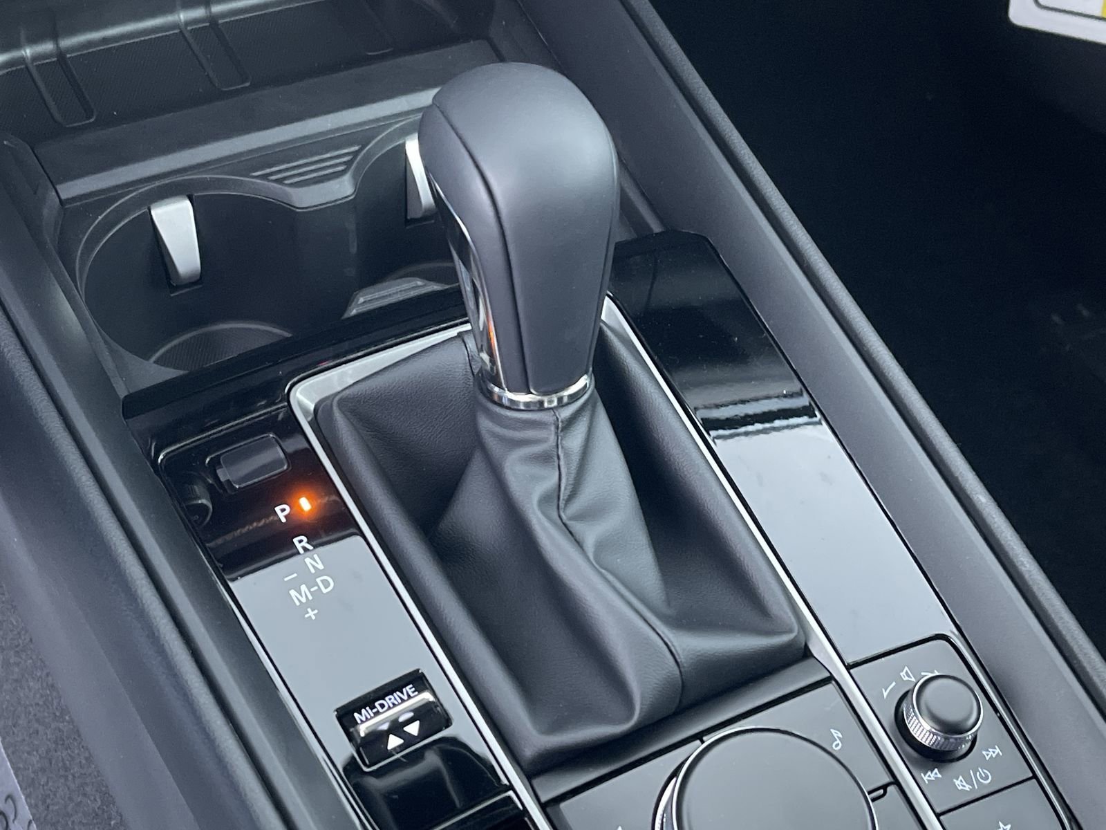 New 2026 Wind Chill Pearl Mazda 2.5 S Premium image 22