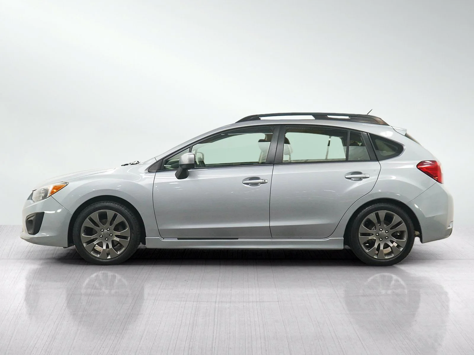 Used 2014 Subaru Impreza 2.0I Sport Premium with VIN JF1GPAL69E8305785 for sale in Burnsville, Minnesota