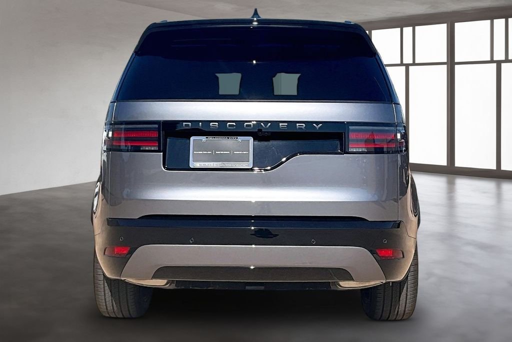New 2026 Eiger Grey Metallic Land Rover Dynamic SE image 4