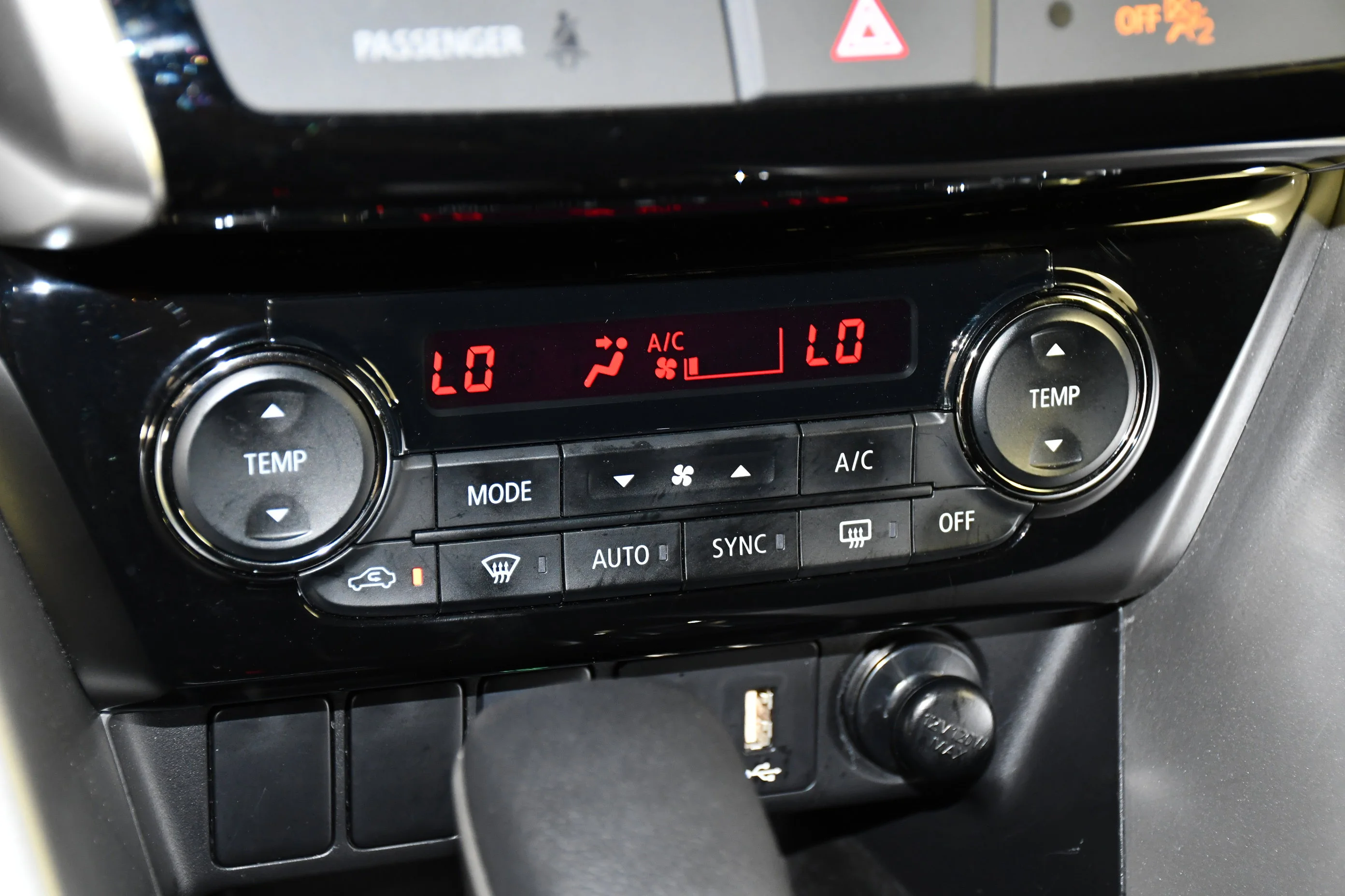 Certified Used 2024 Red Diamond Mitsubishi SE image 28