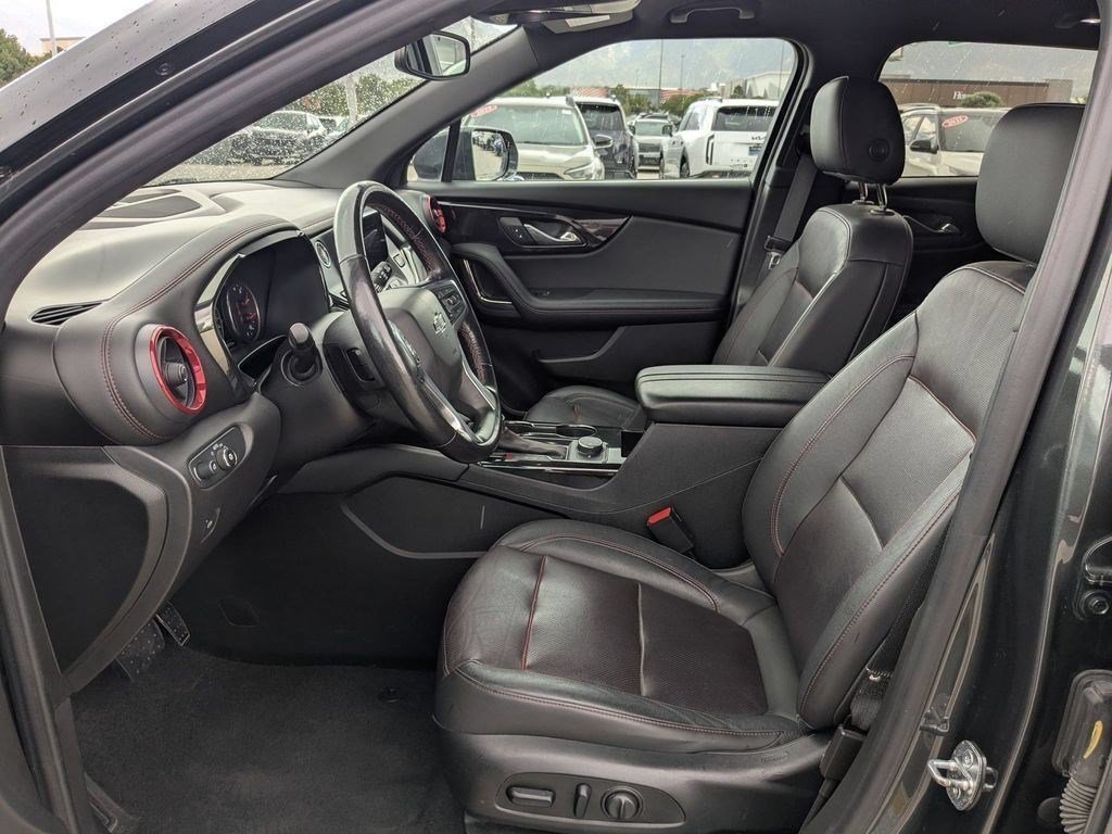 Used 2020 NIGHTFALL GRAY METALLIC Chevrolet RS image 25
