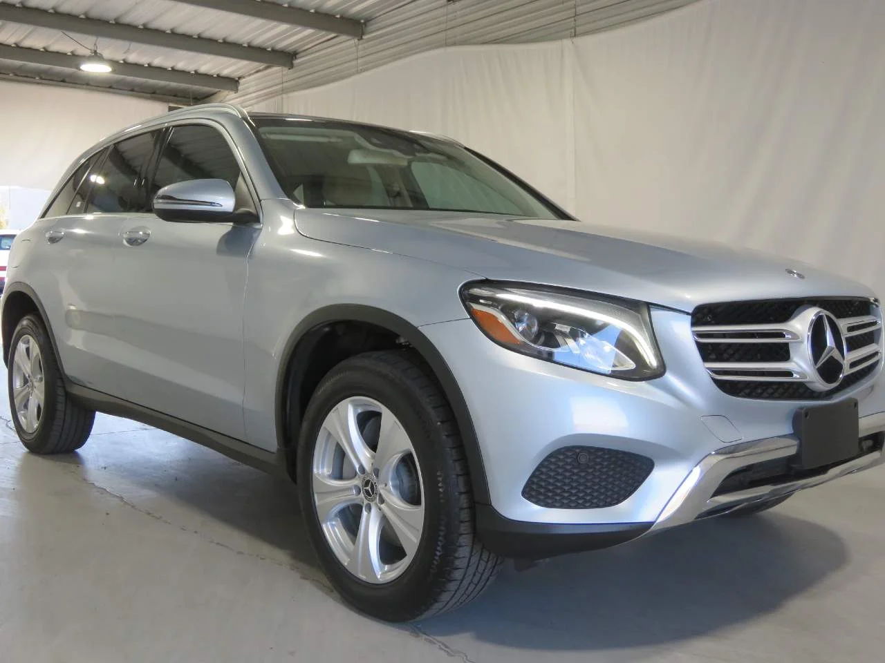 Used 2018 Lunar Blue Metallic Mercedes-Benz GLC 300 image 3