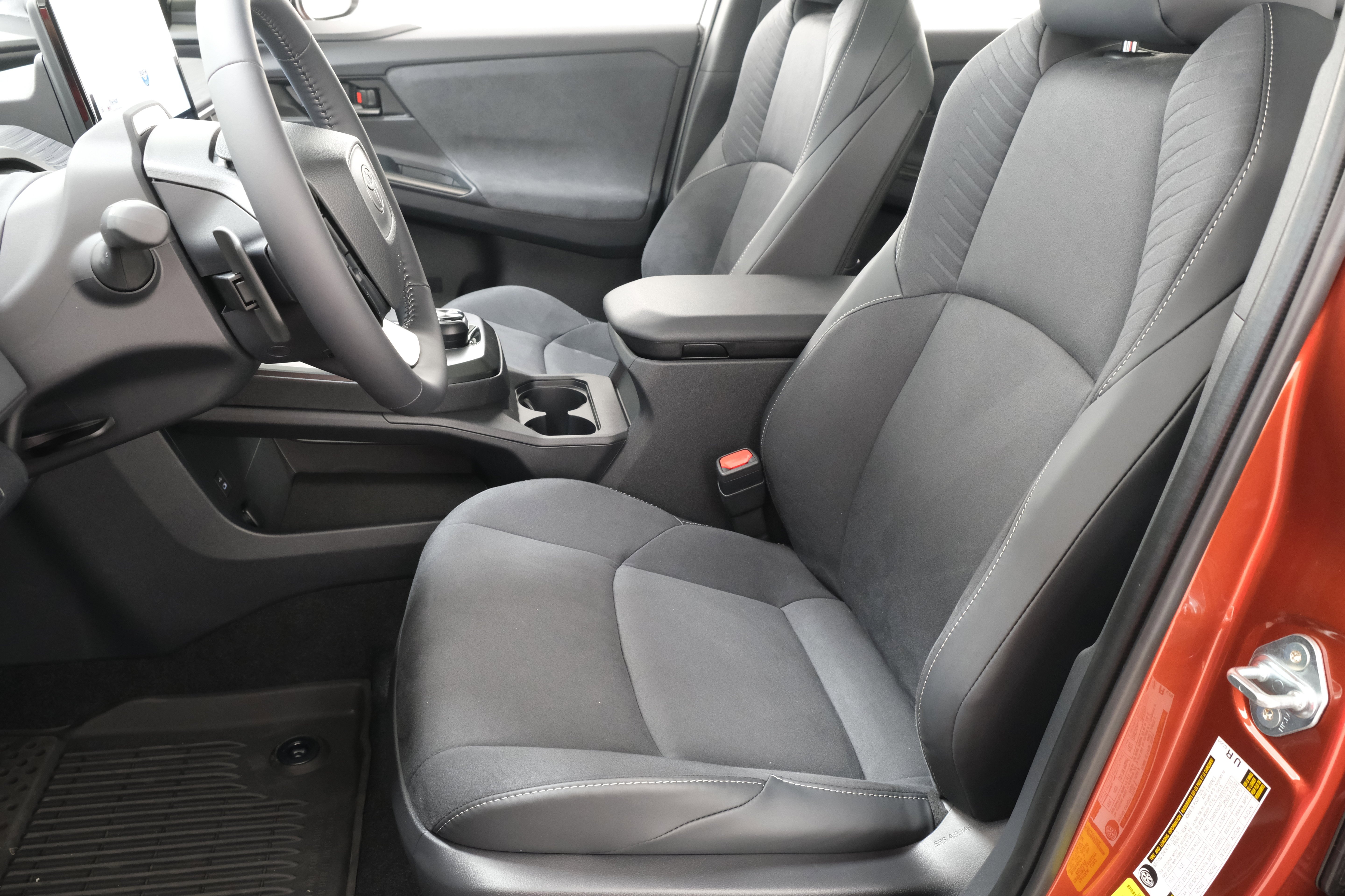2026 Toyota C-HR XSE - Photo 31