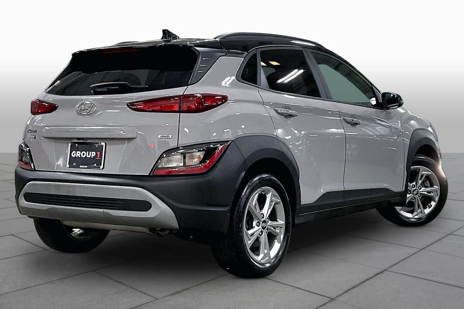 Used 2022 Cyber Silver w/Black Roof Hyundai SEL image 13