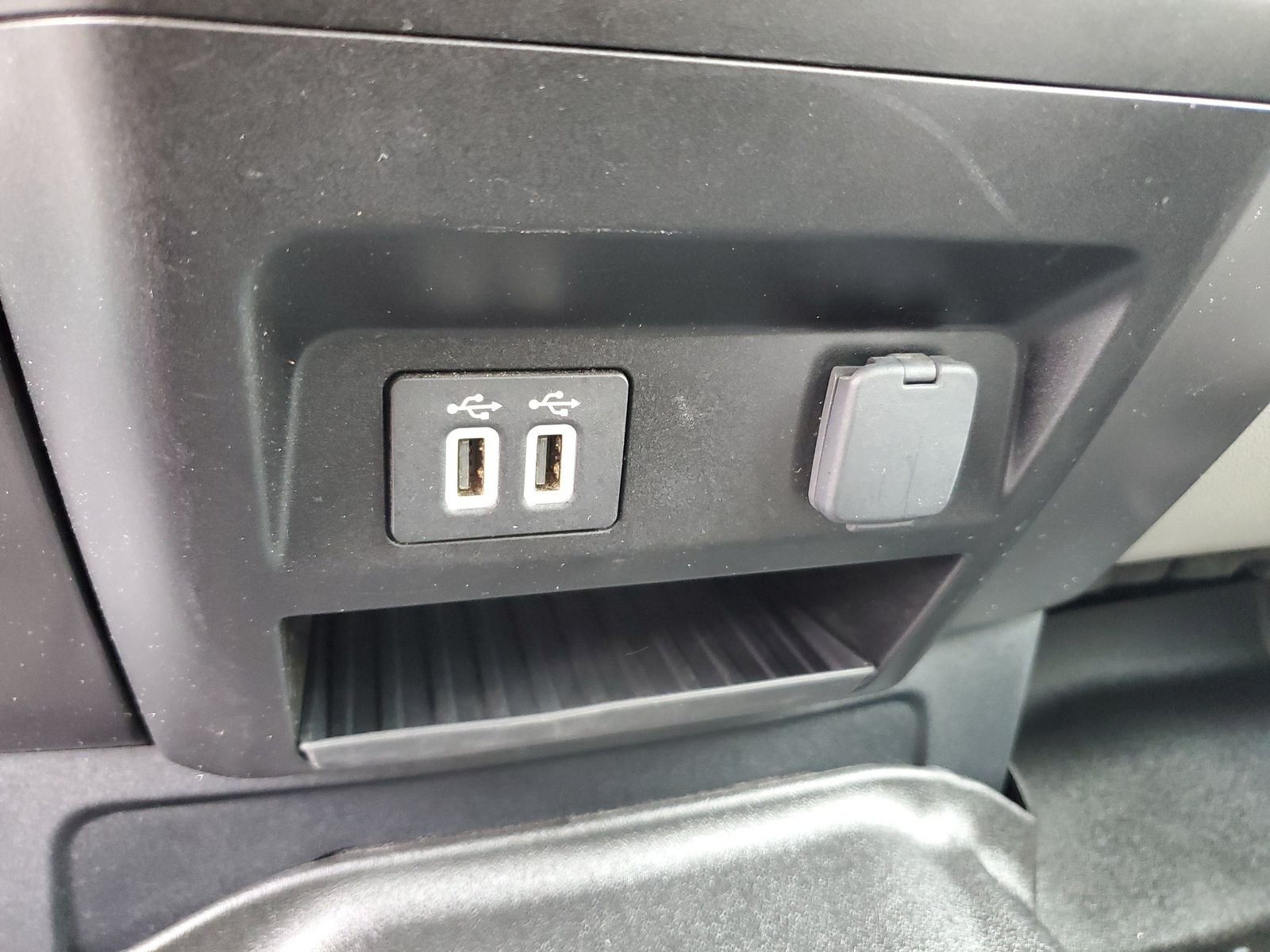 Certified Used 2020 Silver Ford XLT image 14