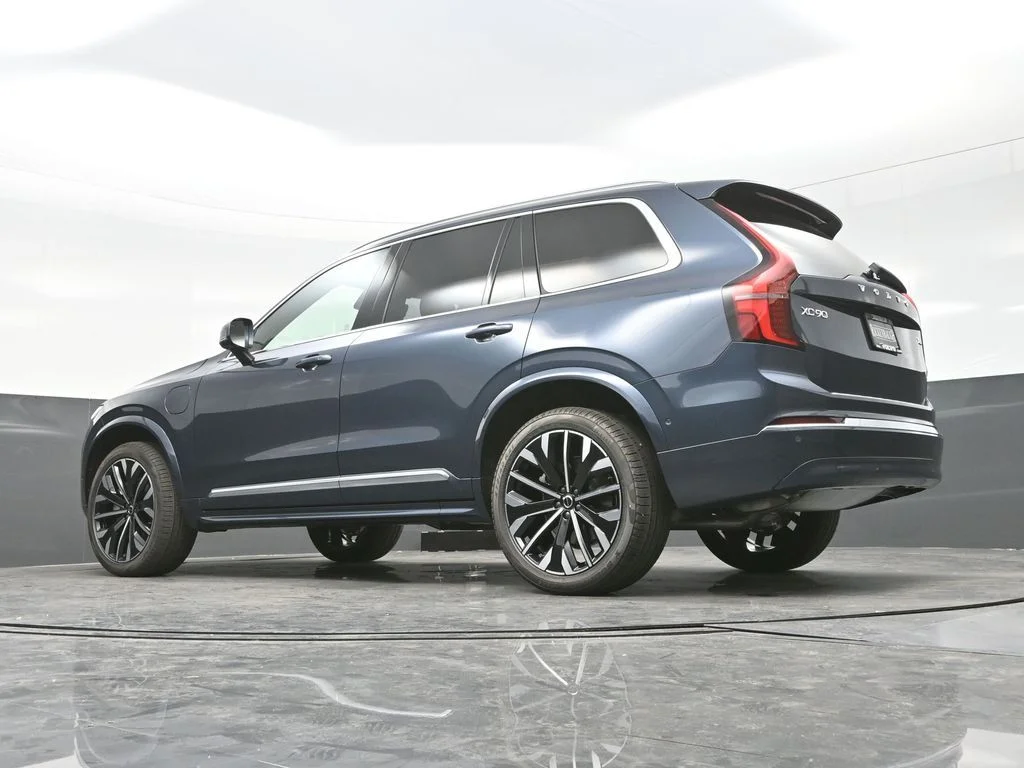 New 2026 Denim Blue Volvo T8 Plus image 16