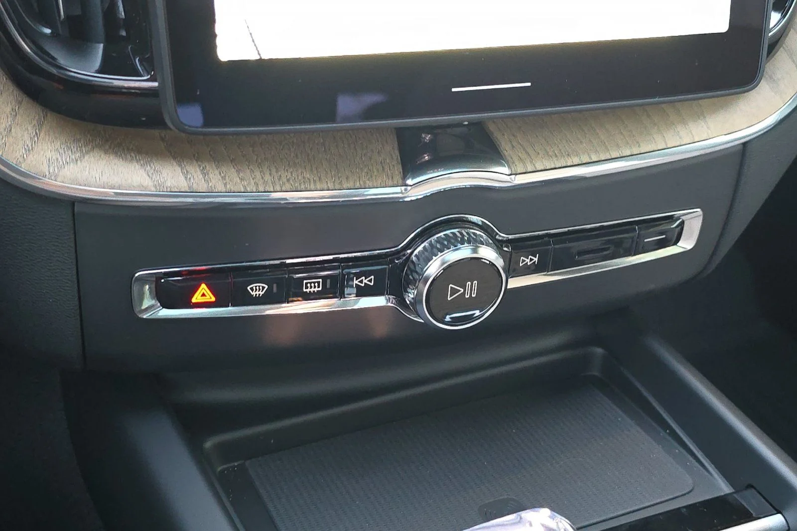 2026 Volvo XC60 Plus - Photo 20